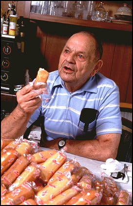 The Man Who Ate At Least One Twinkie Every Day For 64 Years The Man Who Ate At Least One Twinkie Every Day For 64 Years