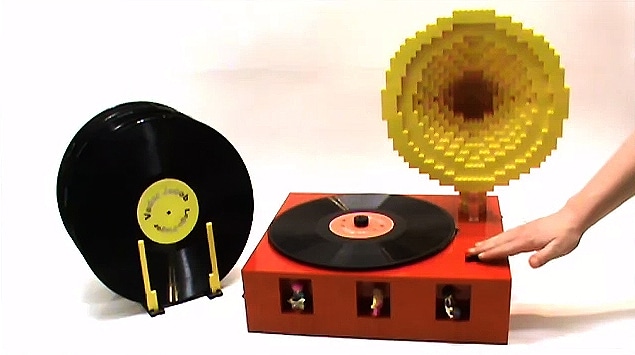 Working LEGO LP Player Is Not Your Usual Record Player Working LEGO LP Player Is Not Your Usual Record Player