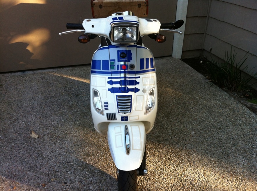 Star Wars Mod: The Super Geeky & Fabulous R2-D2 Scooter Star Wars Mod: The Super Geeky & Fabulous R2-D2 Scooter