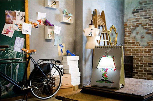 USB Lamp For Artists: Let Your Sketchbook Light The Way USB Lamp For Artists: Let Your Sketchbook Light The Way