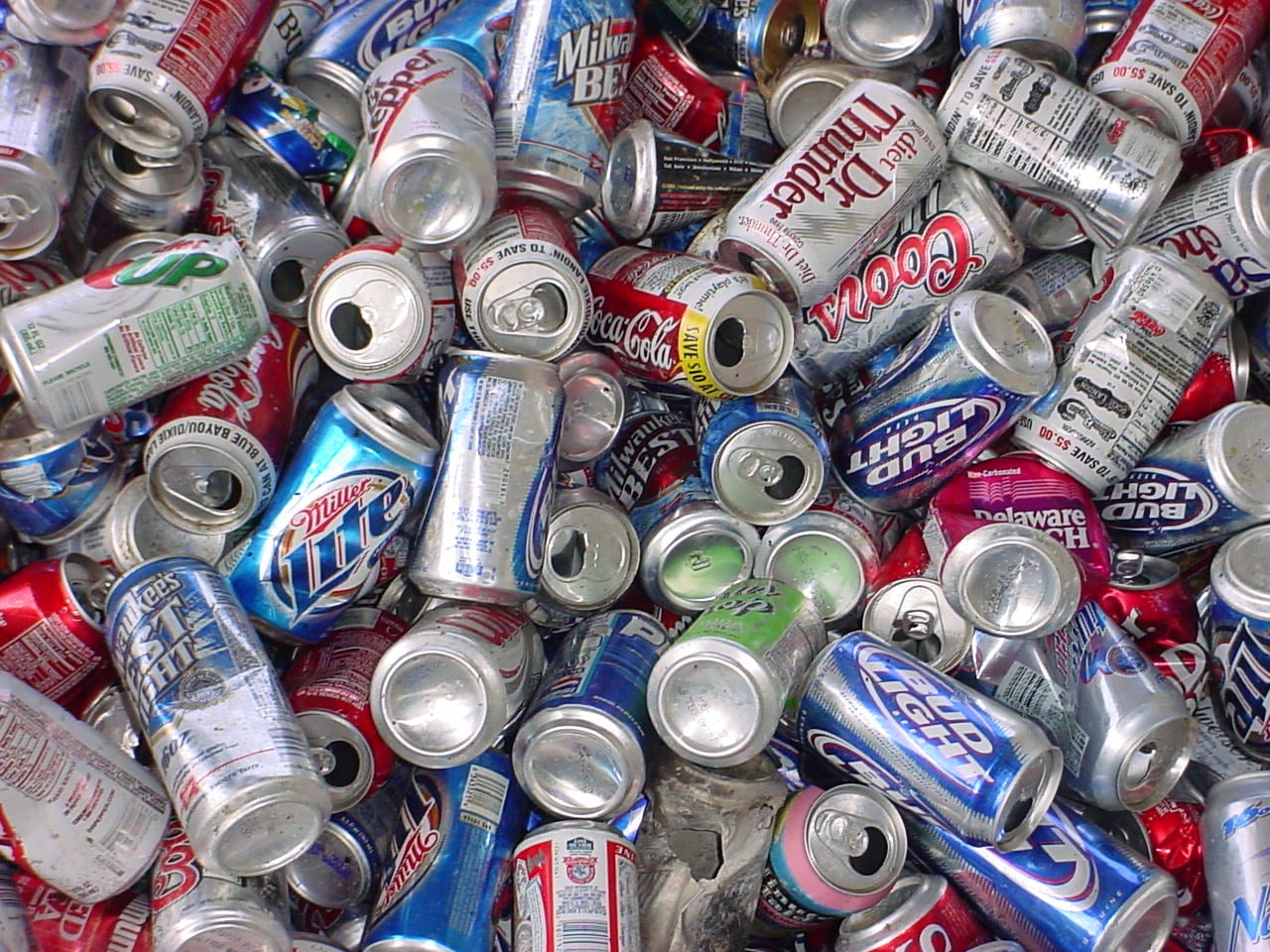 How To: Increase Your Wi-Fi Signal Strength With A Beer Can How To: Increase Your Wi-Fi Signal Strength With A Beer Can