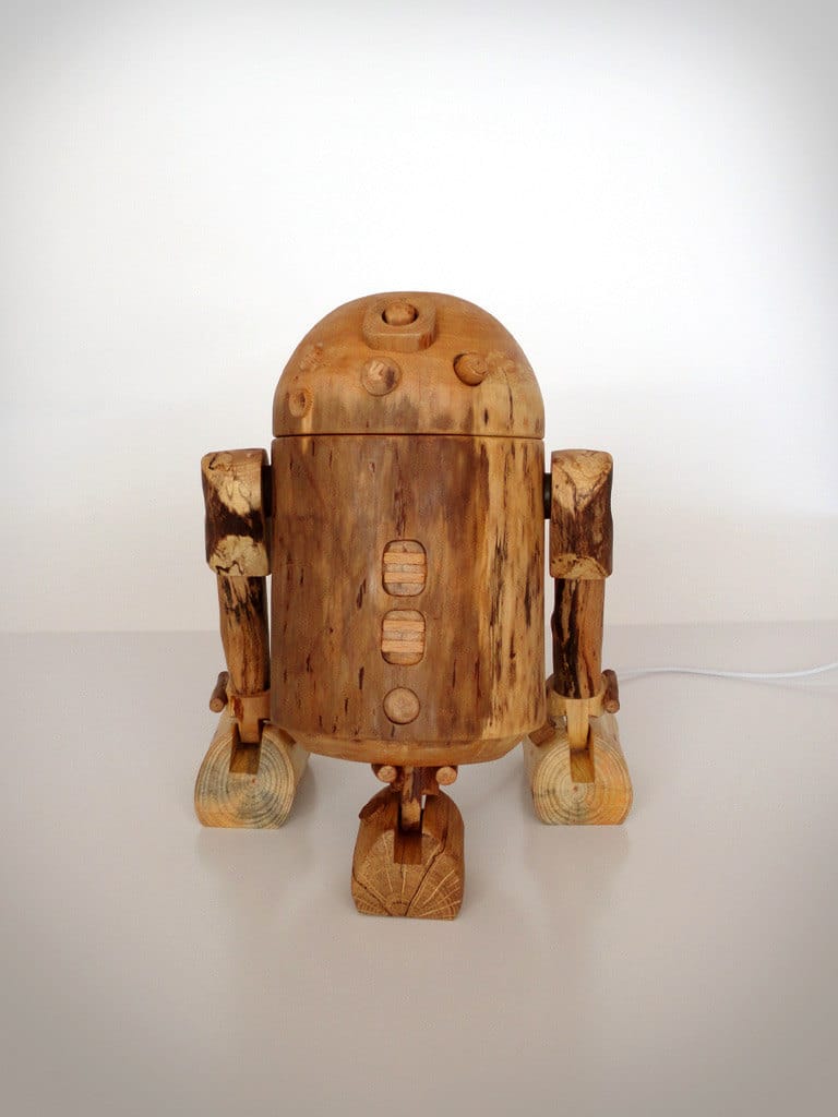 Dock The Jedi Way With The R2-D2 Wooden iPhone Dock Dock The Jedi Way With The R2-D2 Wooden iPhone Dock