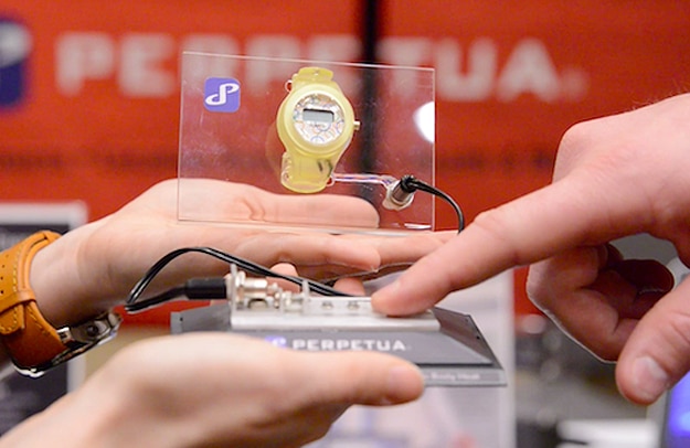 Thermoelectric Wristwatch Converts Body Heat Into Electricity Thermoelectric Wristwatch Converts Body Heat Into Electricity