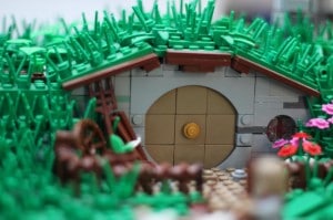 Hobbit Hole LEGO Build Goes Far Beyond The Realm Of The Block