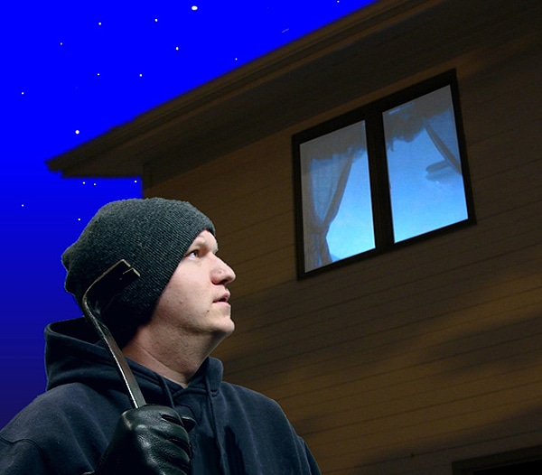 Deter Burglars The Geek Way With A Fake TV Deter Burglars The Geek Way With A Fake TV