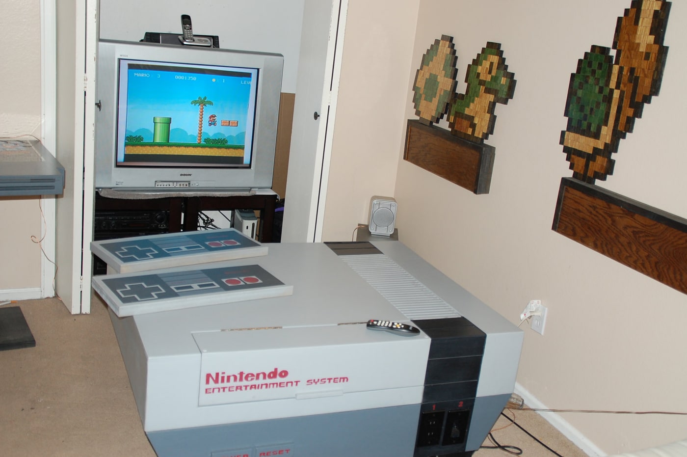 Retro Geek Paradise: Your Own NES Living Room Design Retro Geek Paradise: Your Own NES Living Room Design
