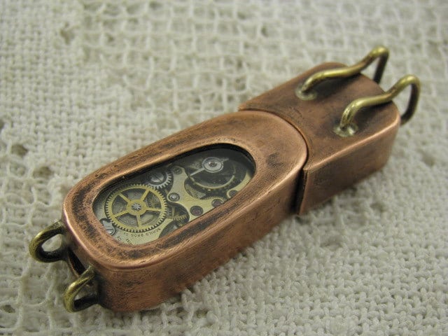 Steampunk Flash Drive Impresses With Glowing Gears Steampunk Flash Drive Impresses With Glowing Gears