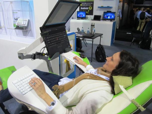 Computer Recliner Provides Total Comfort For Computer Geeks Computer Recliner Provides Total Comfort For Computer Geeks