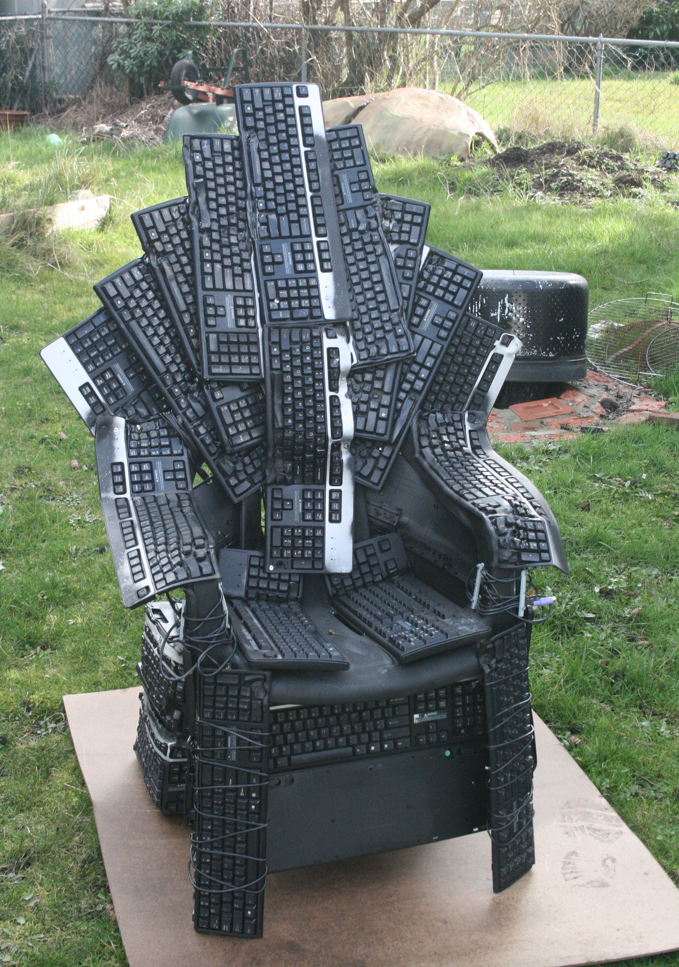 Throne Of Nerds: Game Of Thrones Tribute Made From Computer Keyboards Throne Of Nerds: Game Of Thrones Tribute Made From Computer Keyboards