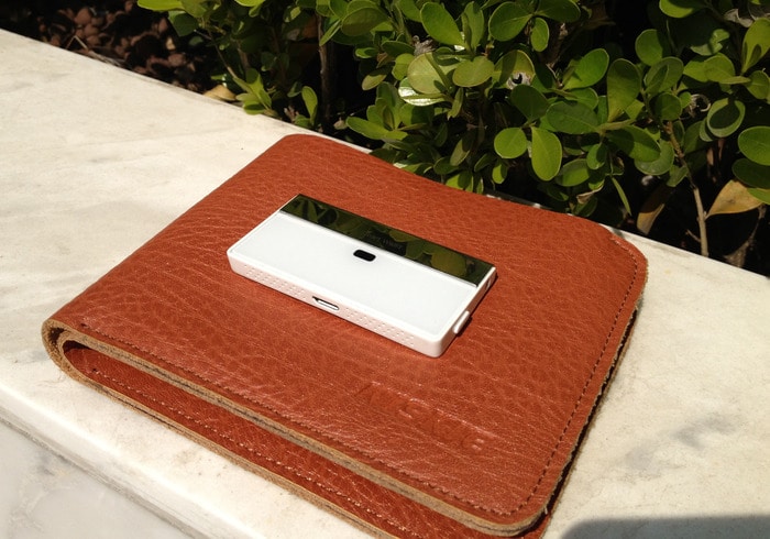 The Smart Wallet Keeps Track Of Your Phone & Your Wallet The Smart Wallet Keeps Track Of Your Phone & Your Wallet