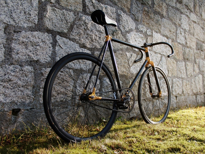 Innovative 10-Pound Track Bike With 3D Printed Lugs Is Rideable Innovative 10-Pound Track Bike With 3D Printed Lugs Is Rideable