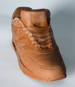 Chocolate Shoes: Realistic Nike Air Max Sneakers Carved From Chocolate ...