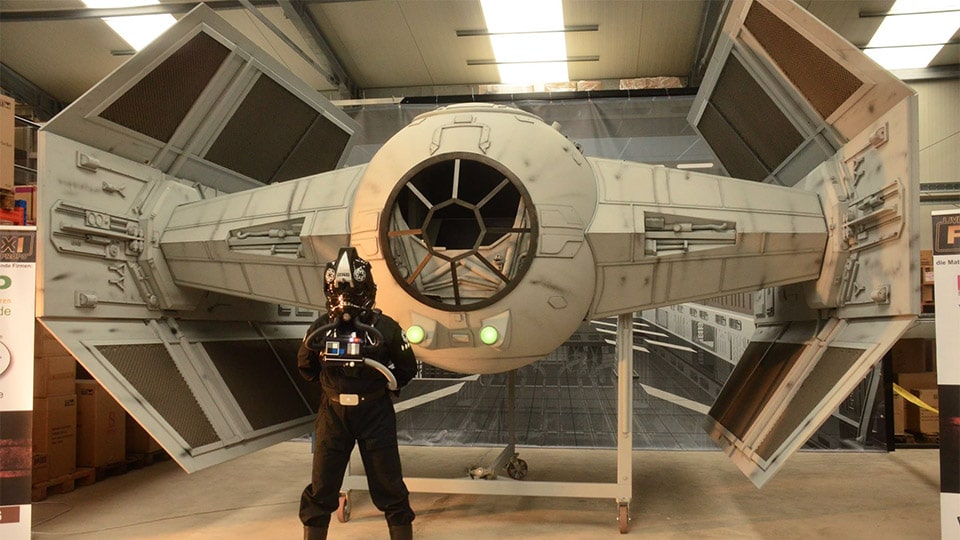 Team Of Fans Build Very Realistic Half-Scale Tie Fighter Replica Team Of Fans Build Very Realistic Half-Scale Tie Fighter Replica