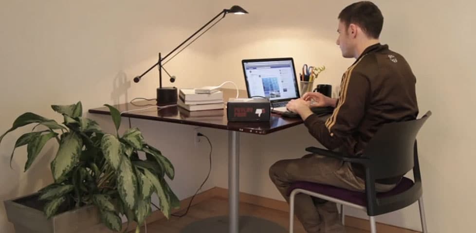 Keyboard Electrical Shock Therapy Can Cure Your Facebook Addiction Keyboard Electrical Shock Therapy Can Cure Your Facebook Addiction