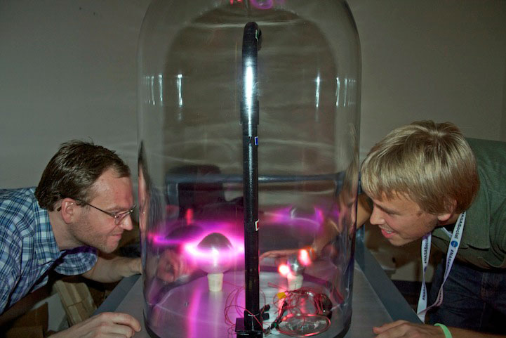Scientist From NASA Makes The Aurora Borealis In A Big Glass Jar
