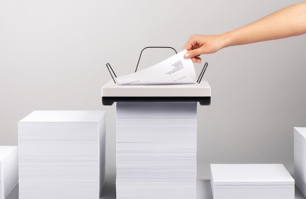 Stack Printer Uses Its Own Weight As A Paper Feeder