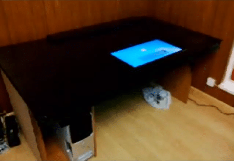 Tech-Top: Guy Builds Futuristic Extendable Desktop Computer Tech-Top: Guy Builds Futuristic Extendable Desktop Computer