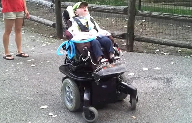 Dad Hacks Power Wheelchair So His Little Boy Can See The World Dad Hacks Power Wheelchair So His Little Boy Can See The World
