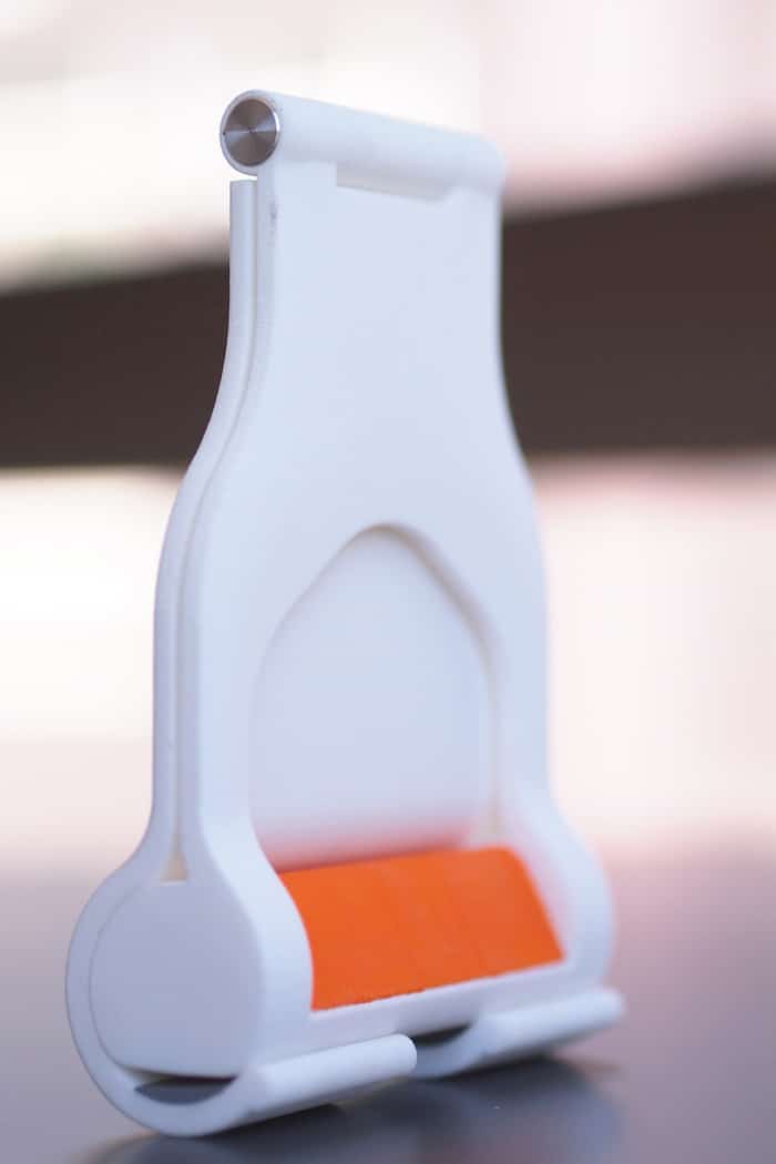 Get A Better Grip When Riding The Subway With The Rail Reach Get A Better Grip When Riding The Subway With The Rail Reach