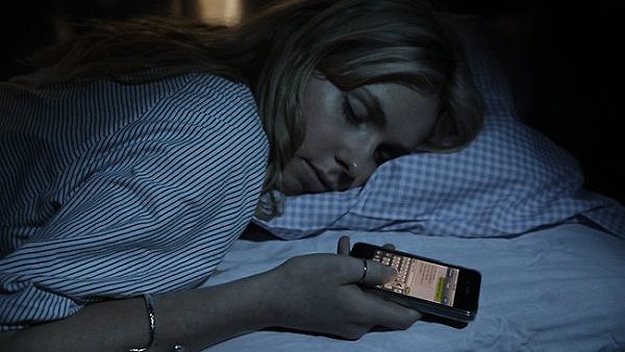 Sleep Texting: How To Avoid This New Ailment Affecting Geeks Sleep Texting: How To Avoid This New Ailment Affecting Geeks