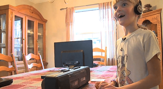 Kids Today vs. 1980s Retro Technology [Video]