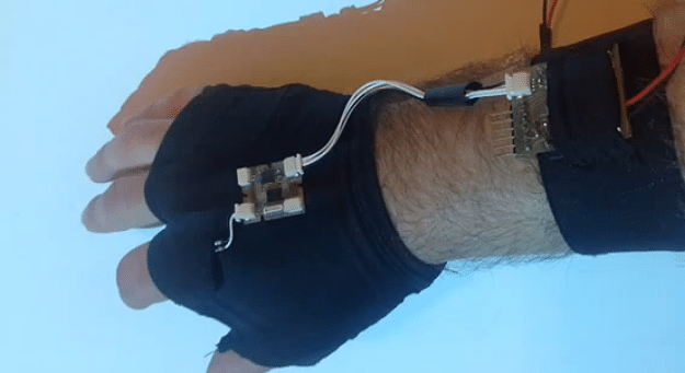 Guy Builds Latency-Free Gesture Controlled Wearable Mouse Guy Builds Latency-Free Gesture Controlled Wearable Mouse