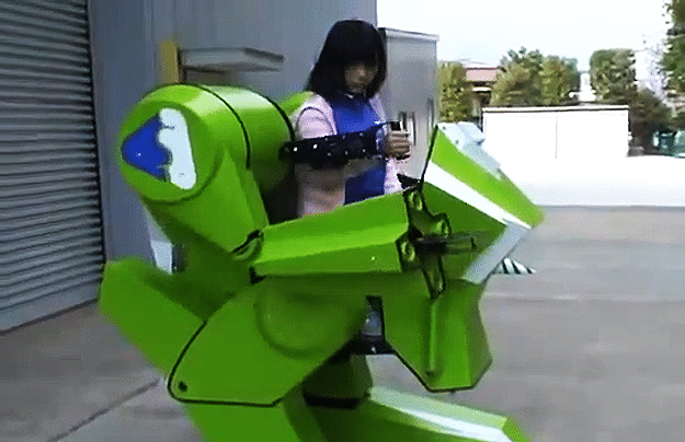 $20,000 Personal Walker Robot Toy For Kids Will Annihilate Bullies $20,000 Personal Walker Robot Toy For Kids Will Annihilate Bullies