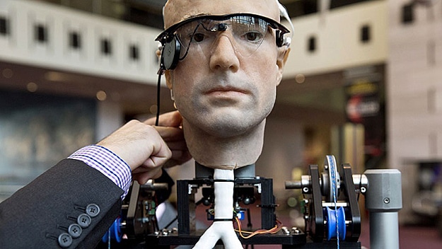World’s First Fully Bionic Man Is A $1 Million Robot World’s First Fully Bionic Man Is A $1 Million Robot
