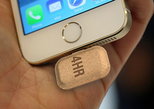 Mini Power Is The Smallest Portable Smartphone Battery Charger Yet Mini Power Is The Smallest Portable Smartphone Battery Charger Yet