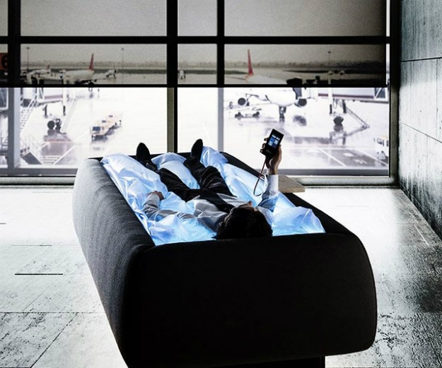 Zero-Gravity Dry Pool Takes Chillaxing To The Next Level Zero-Gravity Dry Pool Takes Chillaxing To The Next Level