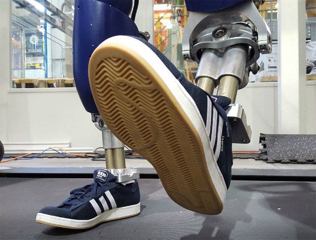 DARPA’s DURUS Robot Walks Exactly Like A Human DARPA’s DURUS Robot Walks Exactly Like A Human