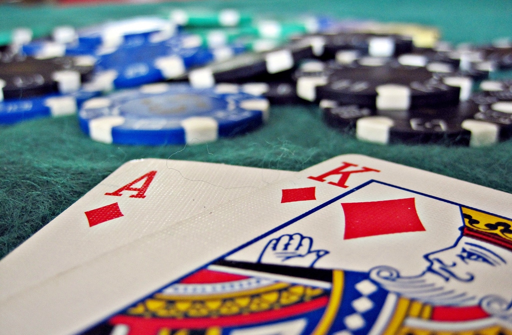 how does casino make money from blackjack