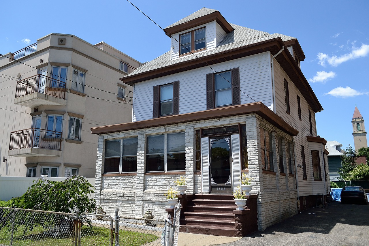 Why Buying An Old Home May Cost Your More In the Long-Run