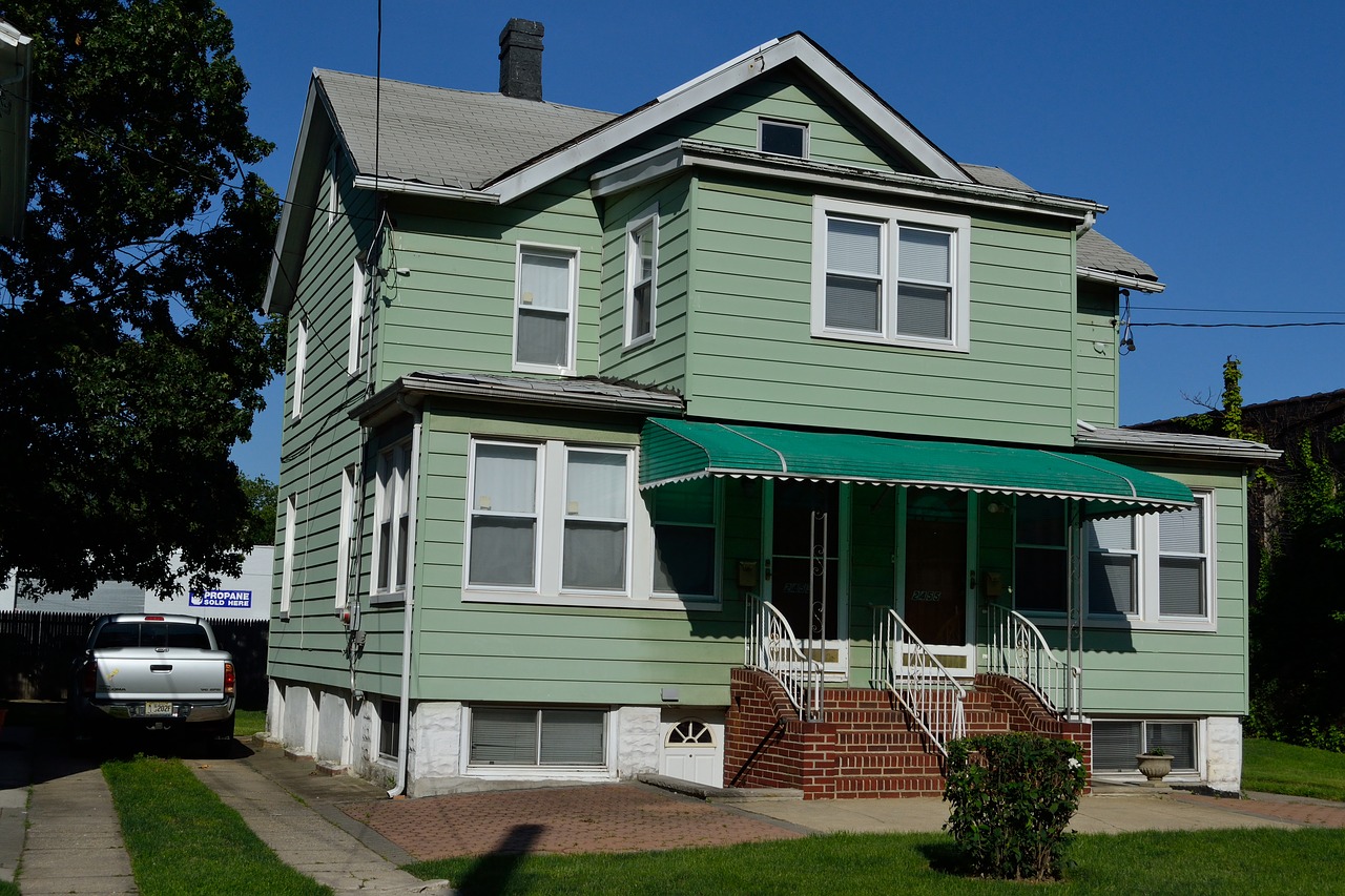 4 Things To Consider When Buying An Old House 4 Things To Consider When Buying An Old House