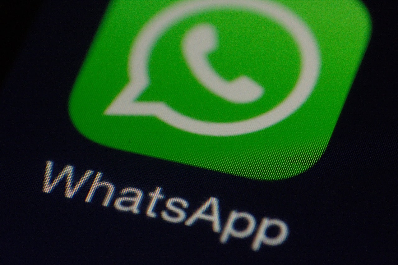 Signs Of WhatsApp Addiction And Ways To Overcome It