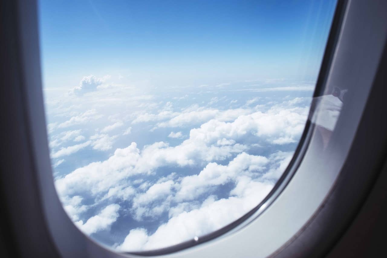 5 Tips To Save Money The Next Time You Take A Flight