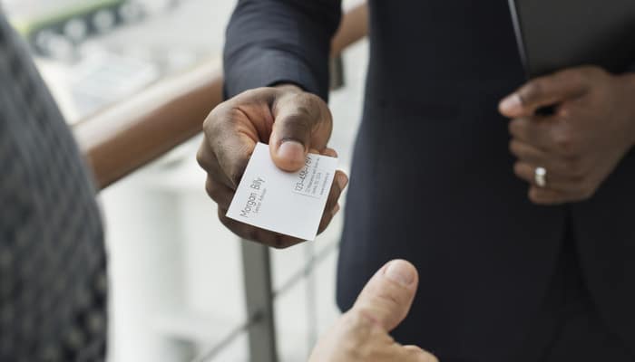 5 Reasons You Should Get Business Cards Printed For Your Employees