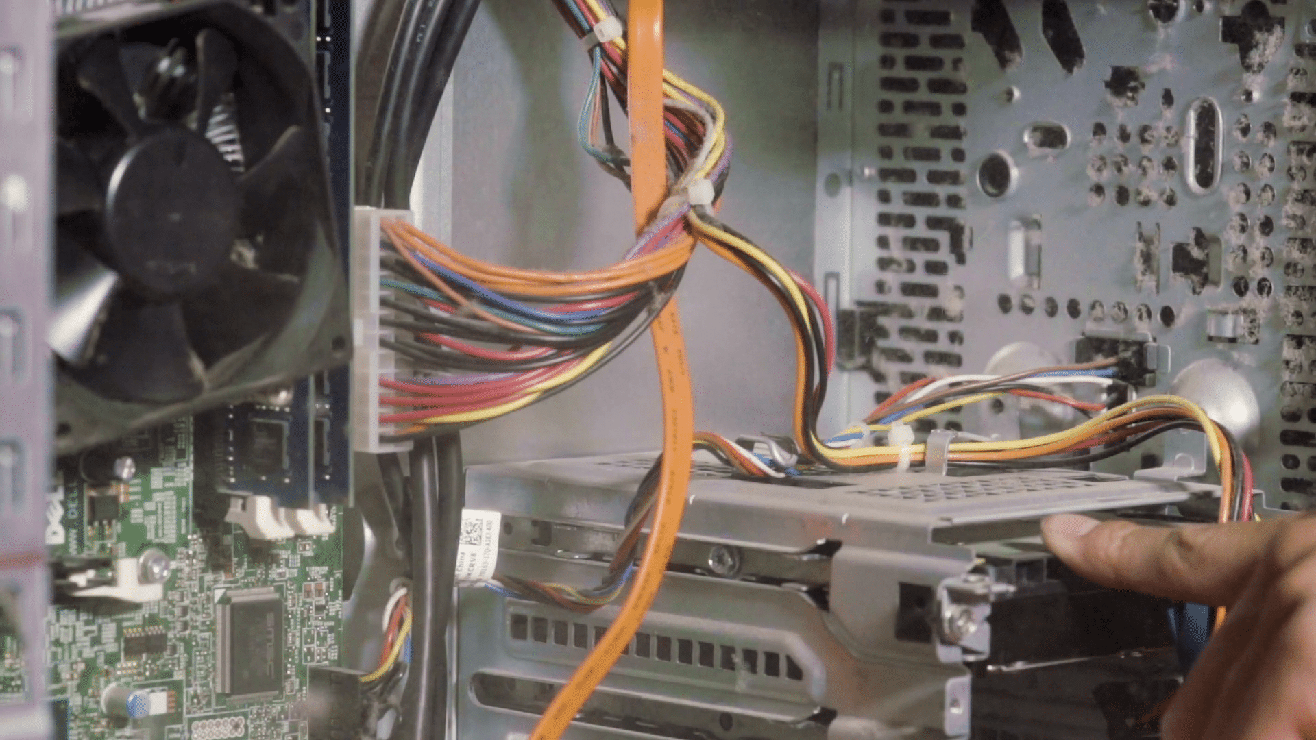hefboom Schadelijk impliciet Don't Use An Air Compressor On Your Computer | Bit Rebels