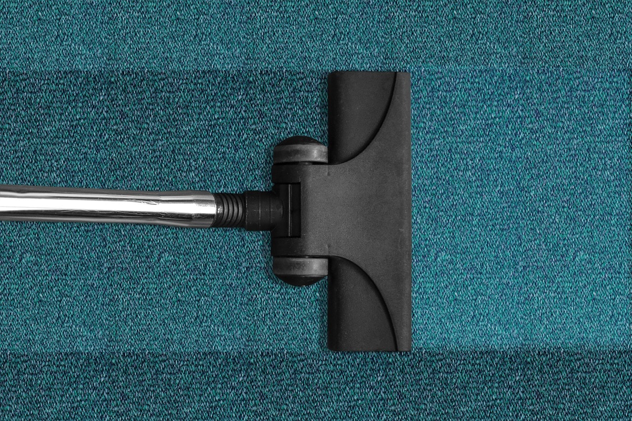 5 Fast & Effective Ways To Clean Your Carpet