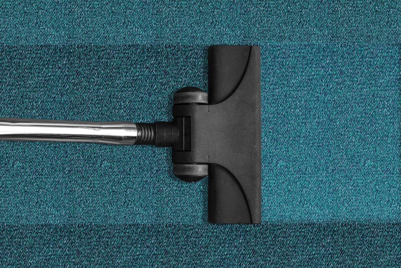 5 Fast & Effective Ways To Clean Your Carpet