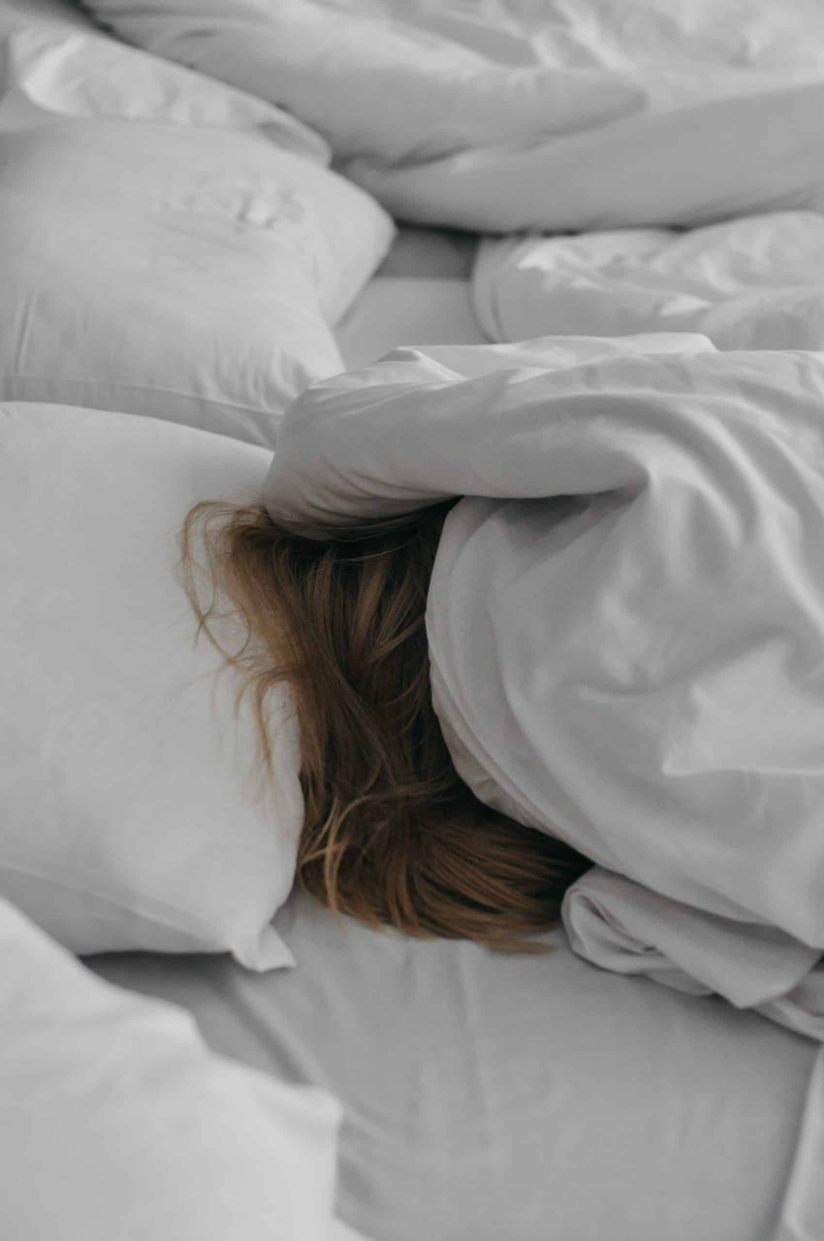 7 Ways End Snoring Article Image