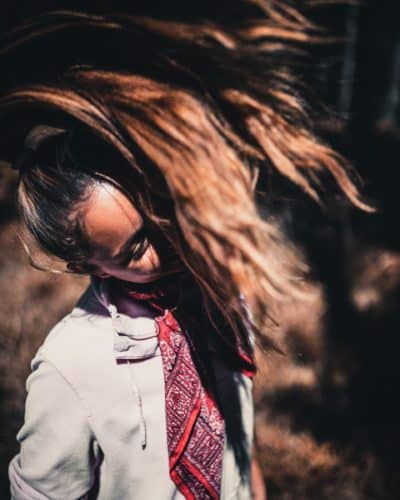 Scarf Style Lifestyle Image2