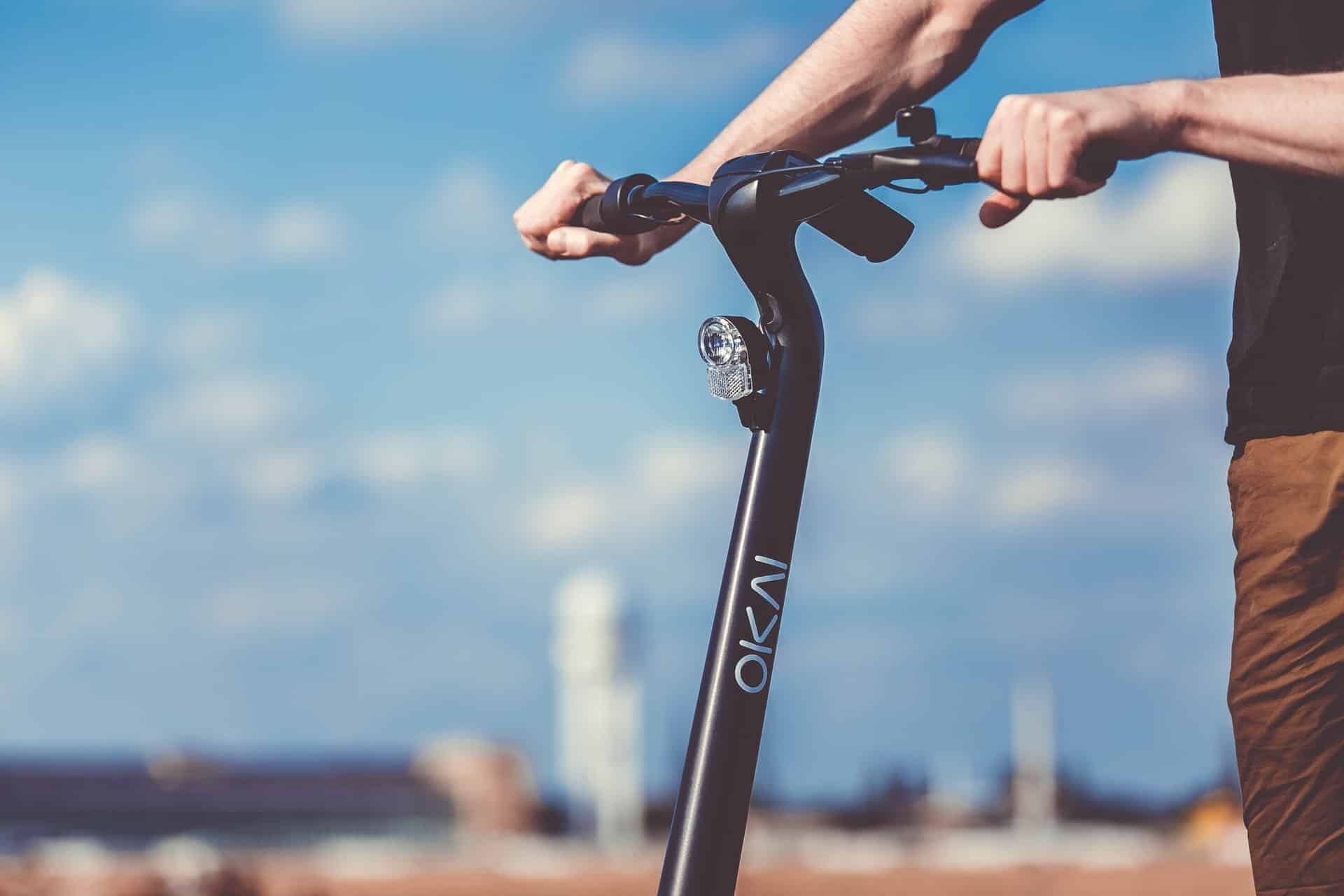 Advantages Disadvantages Electric Scooters Header Image