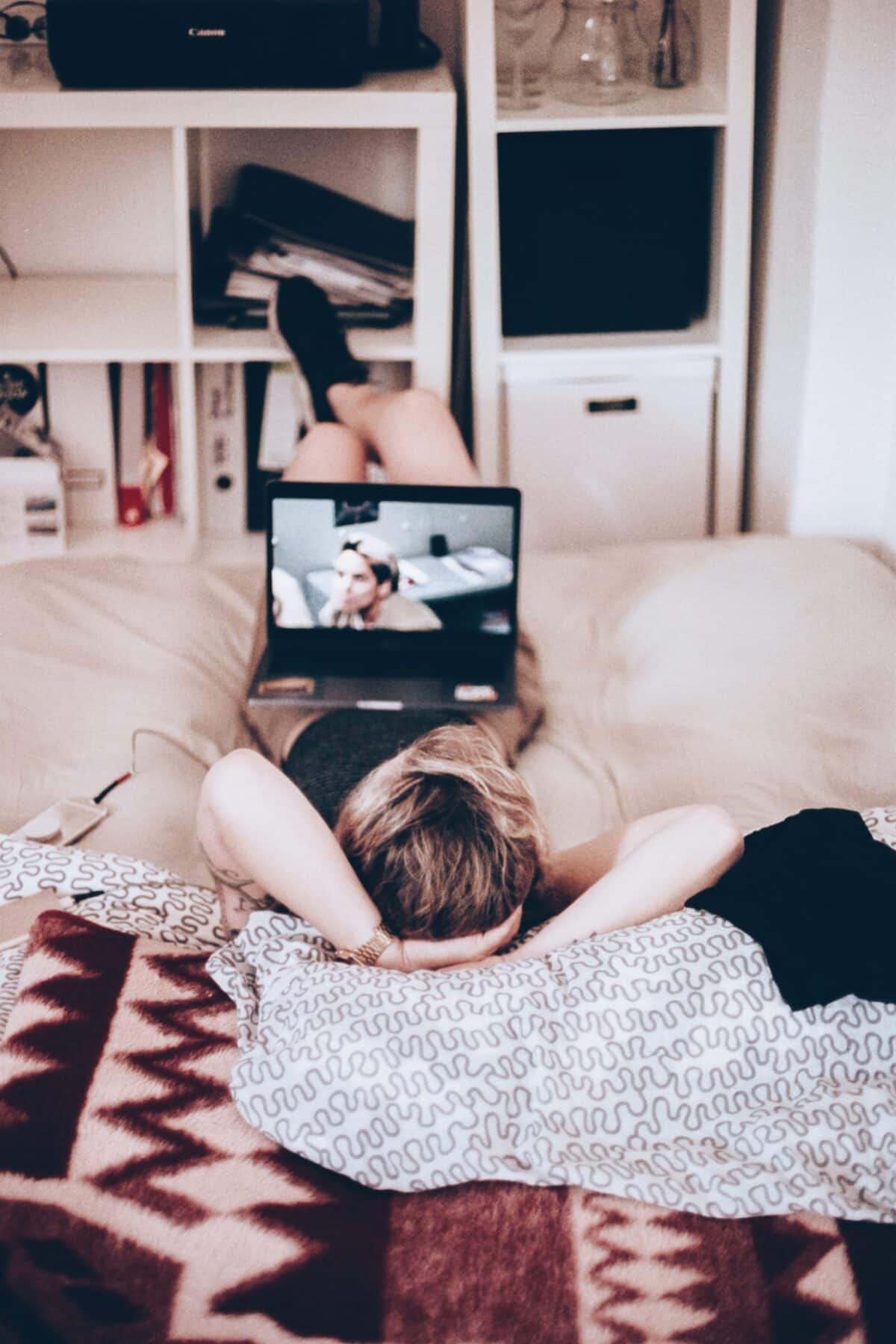 5 Helpful Tips For Reducing Screen Time | Bit Rebels - Managing Screen Time For Better Productivity