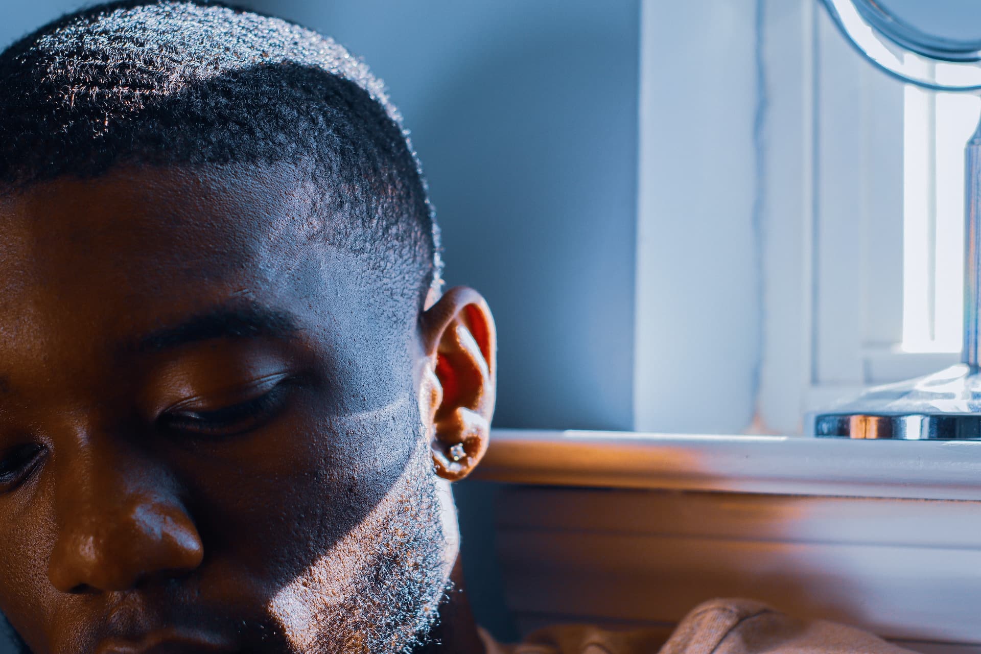 Men's Earrings Guide Header Image