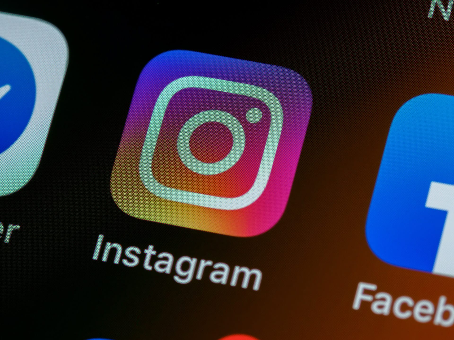 How Buy Instagram Followers Canada Header Image