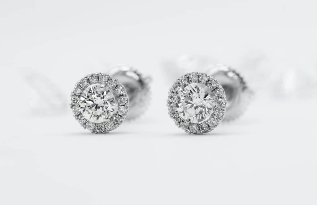 Affordable Diamond Wedding Gifts For Your Fiance