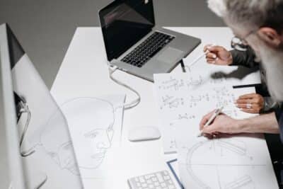 Graphic Design Outsourcing Solutions Tips Image1