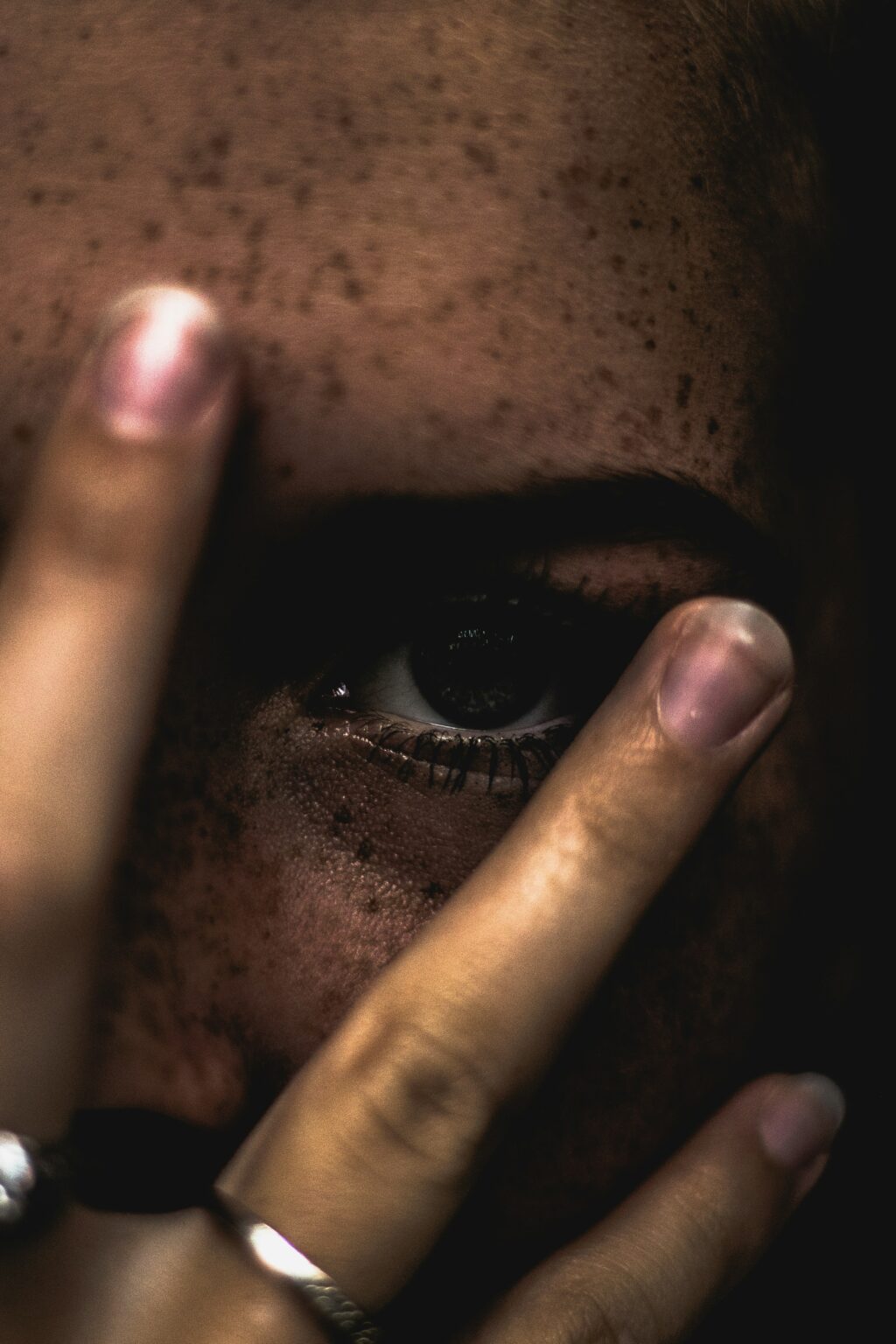 6 Signs Partner Spying 6 Signs Partner Spying