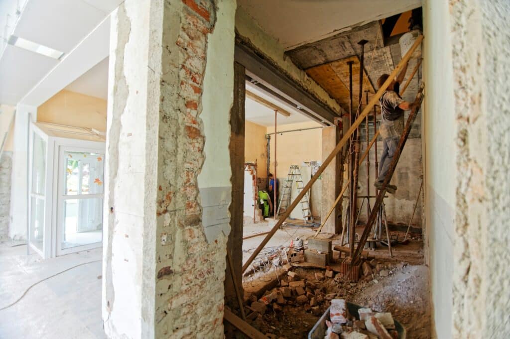 How To Deal With Home Repair Emergencies
